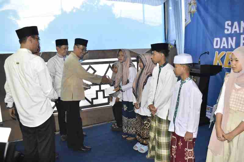 PWI Lampung Adakan Buka Puasa Bersama dan Santuni Anak Anak Panti Asuhan PWI Lampung Adakan Buka Puasa Bersama dan Santuni Anak Anak Panti Asuhan