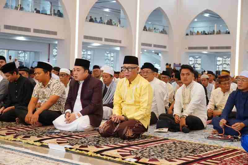 Idulfitri 1447 H di Lampung Berlangsung Aman dan Khidmat, Gubernur Tekankan Semangat Kebersamaan Idulfitri 1447 H di Lampung Berlangsung Aman dan Khidmat, Gubernur Tekankan Semangat Kebersamaan