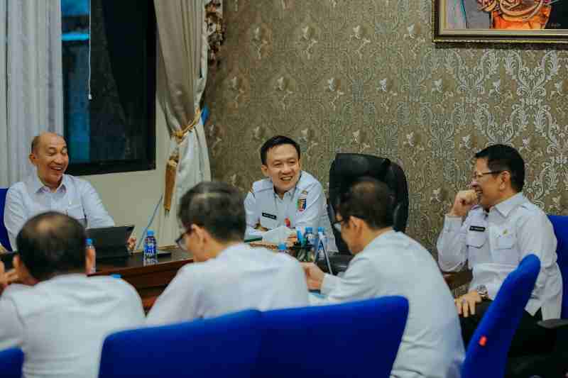 Pemprov Lampung Rumuskan Langkah Strategis Hadapi Dinamika Global, Termasuk Skema Kebijakan Antisipasi Dampak Konflik Timteng Pemprov Lampung Rumuskan Langkah Strategis Hadapi Dinamika Global, Termasuk Skema Kebijakan Antisipasi Dampak Konflik Timteng