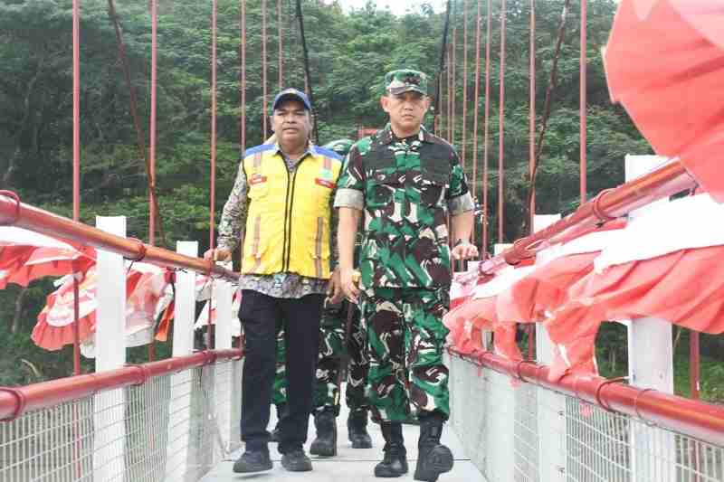 Jembatan Gantung Bantaragung Diresmikan, Akses Warga Pulih dan Harapan Baru Tumbuh di Pemalang Jembatan Gantung Bantaragung Diresmikan, Akses Warga Pulih dan Harapan Baru Tumbuh di Pemalang
