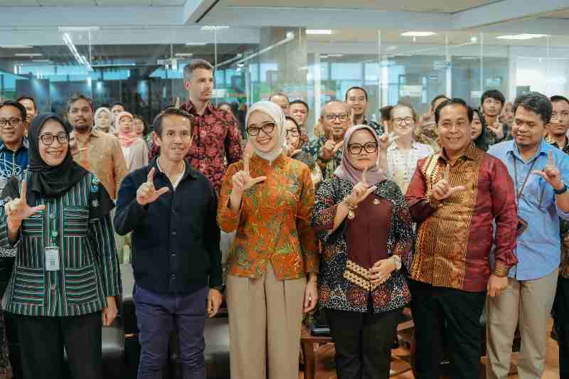Wagub Jihan Jadi Keynote Speaker pada Acara Penandatanganan Kerja Sama FDB Multi Usaha Kehutanan Wagub Jihan Jadi Keynote Speaker pada Acara Penandatanganan Kerja Sama FDB Multi Usaha Kehutanan