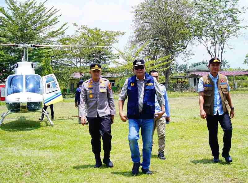 Gubernur Sumsel Tinjau Lokasi Kebakaran Sumur Minyak di Keluang, Dorong Solusi untuk Warga Terdampak Gubernur Sumsel Tinjau Lokasi Kebakaran Sumur Minyak di Keluang, Dorong Solusi untuk Warga Terdampak