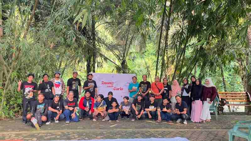 Perupa Lampung Rayakan Bulan Menggambar Nasional Lewat Art Camp “Ruang dalam Garis” Perupa Lampung Rayakan Bulan Menggambar Nasional Lewat Art Camp “Ruang dalam Garis”