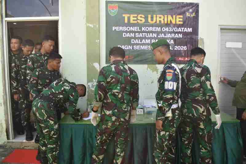 Jaga Disiplin-Cegah Pelanggaran, Prajurit dan PNS Korem 043/Gatam Ikuti Penyuluhan P4GN Jaga Disiplin-Cegah Pelanggaran, Prajurit dan PNS Korem 043/Gatam Ikuti Penyuluhan P4GN