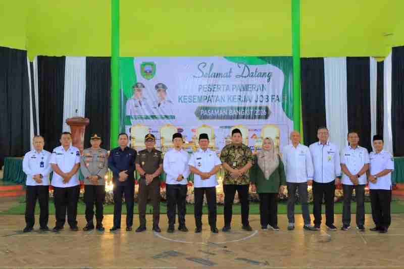 Peluang Kerja, Ketua DPRD Nelfri Asfandi Hadiri Job Fair Pasaman 2026 Peluang Kerja, Ketua DPRD Nelfri Asfandi Hadiri Job Fair Pasaman 2026