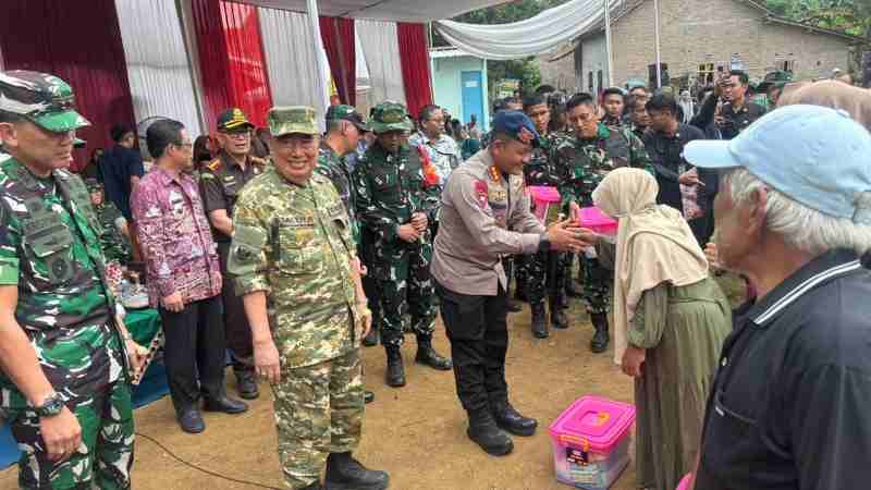 Dansat Brimob Hadiri Upacara Penutupan TMMD Ke-128 TA 2026 Dansat Brimob Hadiri Upacara Penutupan TMMD Ke-128 TA 2026