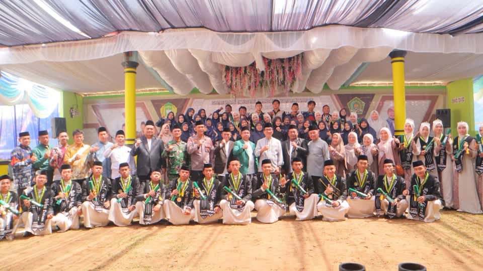 Ponpes Daarul Khair Kotabumi Adakan Wisuda 55 Santri Pada Peringatan Milad XXXV Ponpes Daarul Khair Kotabumi Adakan Wisuda 55 Santri Pada Peringatan Milad XXXV