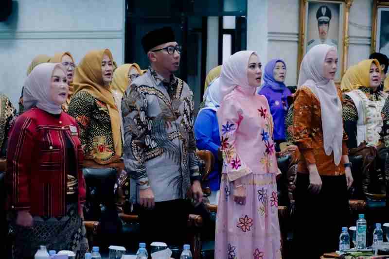 Semangat Hardiknas, Gubernur Lampung Dorong Generasi Muda Bangga Berbahasa Lampung Semangat Hardiknas, Gubernur Lampung Dorong Generasi Muda Bangga Berbahasa Lampung