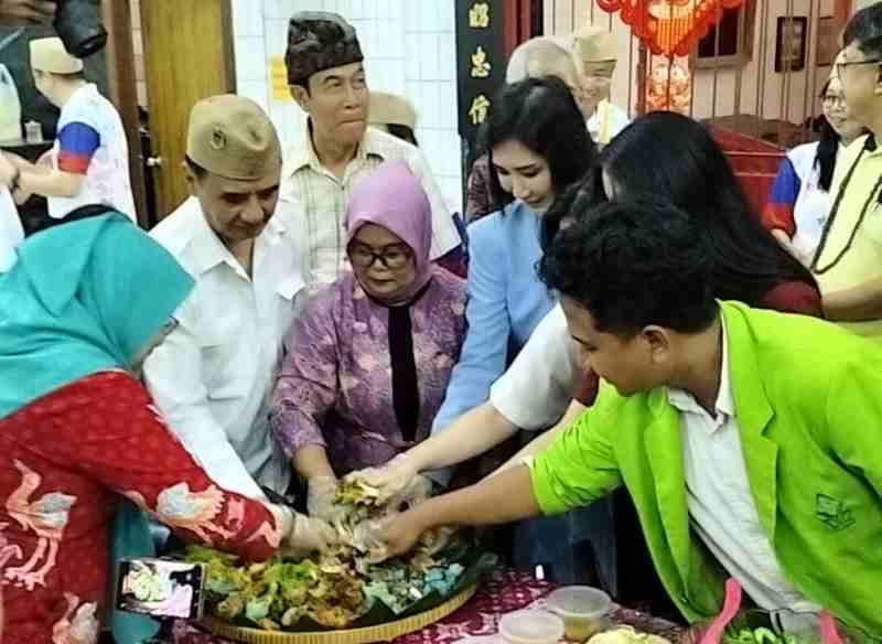 Rujak Pare, Ingatan yang Menolak Padam, dan Suara Perempuan yang Tak Lagi Bisu Rujak Pare, Ingatan yang Menolak Padam, dan Suara Perempuan yang Tak Lagi Bisu