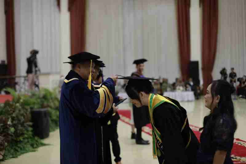 Belum Resmi Diwisuda, Amelia Sudah Jadi Accounting! Inilah Kisah Wisudawan Terbaik IIB Darmajaya Belum Resmi Diwisuda, Amelia Sudah Jadi Accounting! Inilah Kisah Wisudawan Terbaik IIB Darmajaya