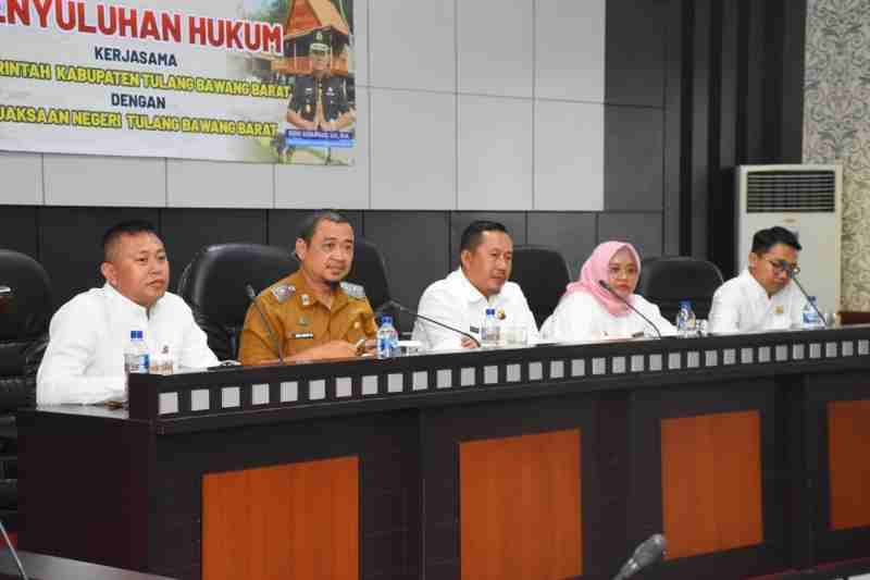 Perkuat Sinergitas, Pemkab Tubaba dan Kejari Gelar Penyuluhan Hukum bagi Aparatur Daerah Perkuat Sinergitas, Pemkab Tubaba dan Kejari Gelar Penyuluhan Hukum bagi Aparatur Daerah