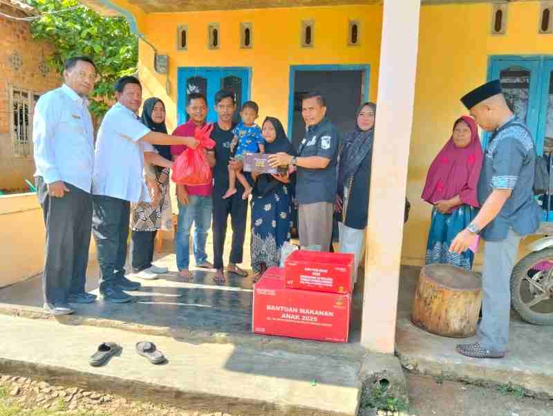 Dinsos Lampura Didampingi Oleh Kementerian Sosial Turun Langsung Tangani Permasalahan Warga Dinsos Lampura Didampingi Oleh Kementerian Sosial Turun Langsung Tangani Permasalahan Warga