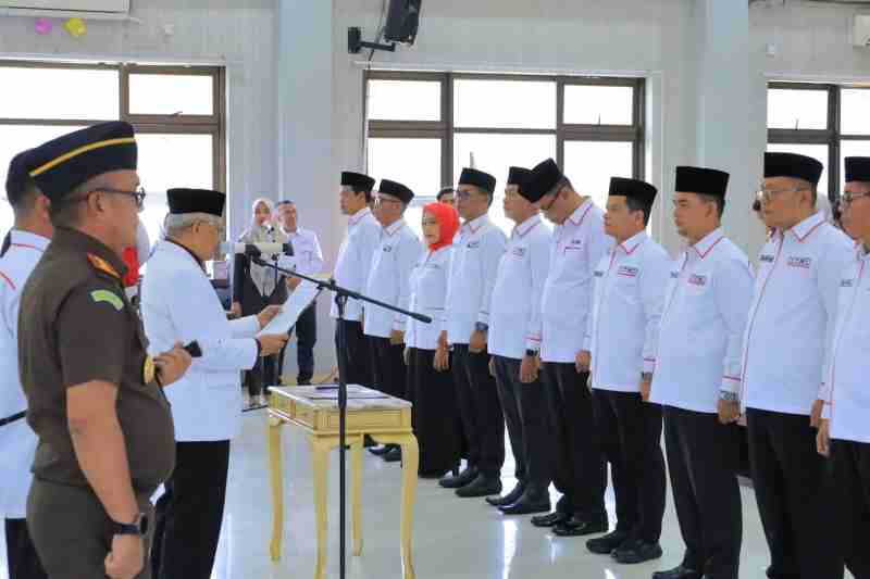 Wabup Parulian Dikukuhkan Pimpin PMI, Bupati Pasaman Sampaikan Pesan Penting Wabup Parulian Dikukuhkan Pimpin PMI, Bupati Pasaman Sampaikan Pesan Penting