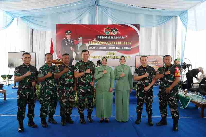 Pastikan Program TNI AD Berjalan Optimal, Danrem 043/Gatam Dampingi Kunker Pangdam XXI/RI di Tulang Bawang Pastikan Program TNI AD Berjalan Optimal, Danrem 043/Gatam Dampingi Kunker Pangdam XXI/RI di Tulang Bawang