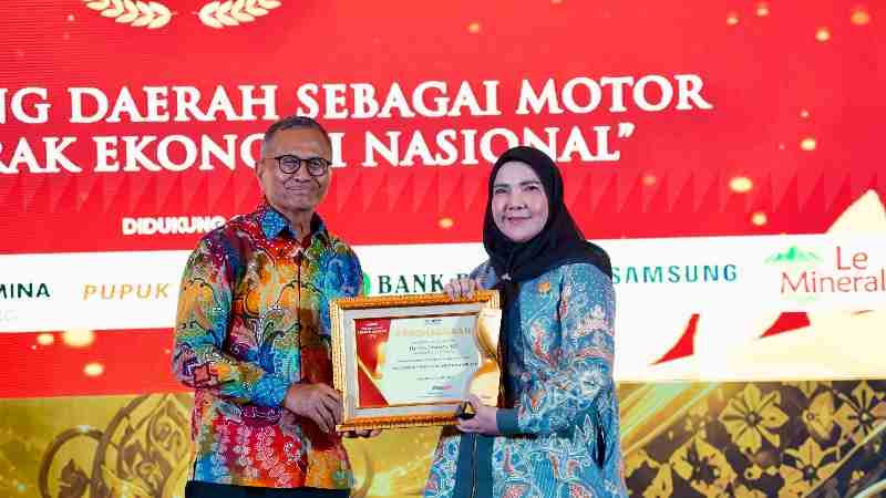 Wali Kota Bandar Lampung Raih Penghargaan Disway Top Regional Leader Awards 2026 Wali Kota Bandar Lampung Raih Penghargaan Disway Top Regional Leader Awards 2026