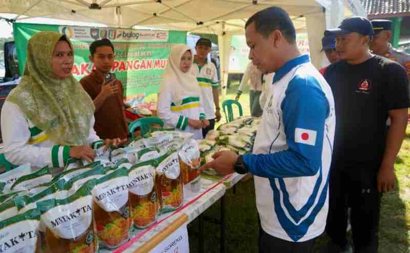 Bupati Pringsewu Buka Gerakan Pangan Murah Di Pekon Tulung Agung Bupati Pringsewu Buka Gerakan Pangan Murah Di Pekon Tulung Agung