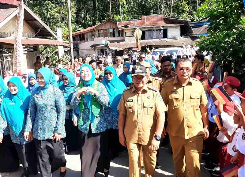 Penilaian PKK Tk. Provinsi, Bu Deta Disambut Lagu BDN Dinagari Randang Paku Penilaian PKK Tk. Provinsi, Bu Deta Disambut Lagu BDN Dinagari Randang Paku