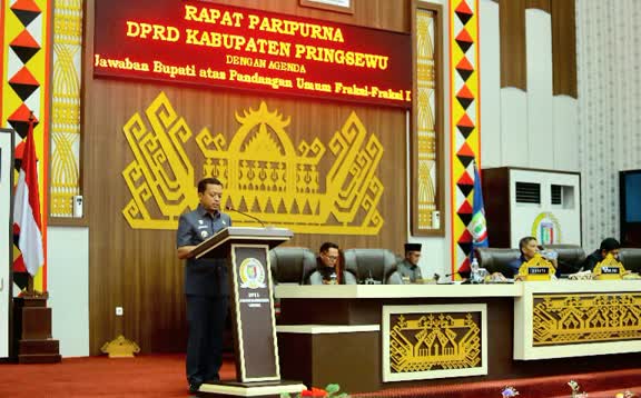 Bupati Pringsewu Jawab Pemandangan Umum Fraksi-Fraksi DPRD Terkait Ranperda Pertanggungjawaban APBD 2O25 Bupati Pringsewu Jawab Pemandangan Umum Fraksi-Fraksi DPRD Terkait Ranperda Pertanggungjawaban APBD 2O25