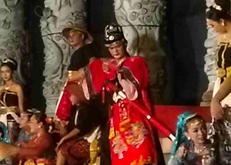 Ketika Cheng Ho Kembali Berlayar dari Gedung Batu Ketika Cheng Ho Kembali Berlayar dari Gedung Batu