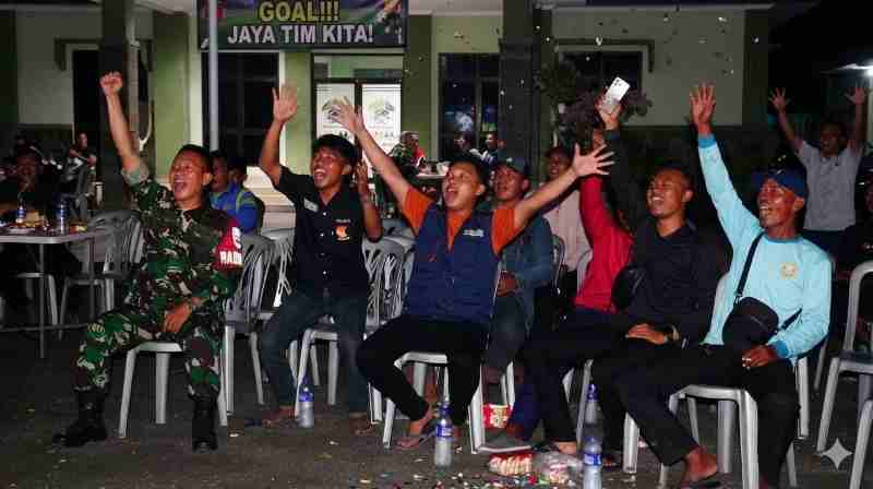 Pererat Silaturahmi Dengan Warga, Kodim 0410/KBL Gelar Nobar Piala Dunia 2026 di Makodim Pererat Silaturahmi Dengan Warga, Kodim 0410/KBL Gelar Nobar Piala Dunia 2026 di Makodim