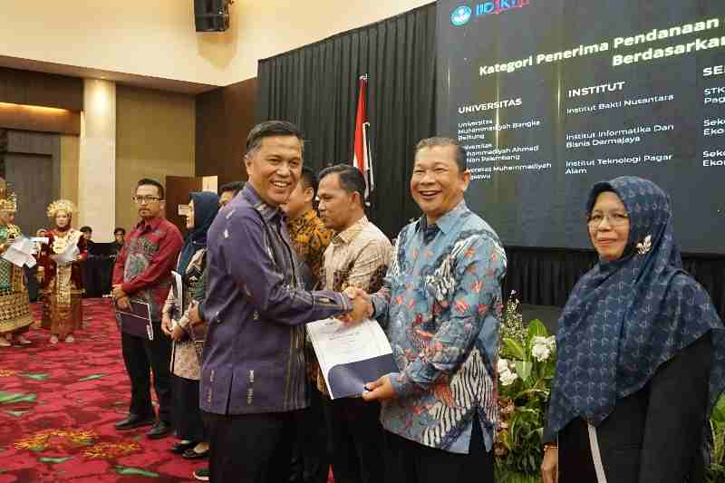 Kampus Unggul IIB Darmajaya Raih Empat Penghargaan Sekaligus di LLDikti Wilayah II Kampus Unggul IIB Darmajaya Raih Empat Penghargaan Sekaligus di LLDikti Wilayah II