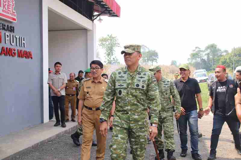 Kebut Pembangunan KDKMP di Lampung Utara, Pangdam XXI Sidak KDKMP Mulang Maya Kebut Pembangunan KDKMP di Lampung Utara, Pangdam XXI Sidak KDKMP Mulang Maya
