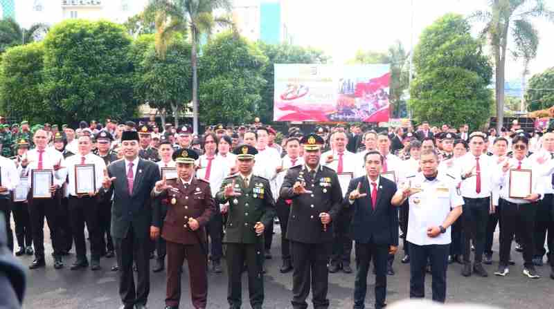 Peringatan HUT Bhayangkara ke-80, Dandim Kolonel Arm Roni Hermawan Hadir Menunjukkan Sinergitas TNI-Polri Peringatan HUT Bhayangkara ke-80, Dandim Kolonel Arm Roni Hermawan Hadir Menunjukkan Sinergitas TNI-Polri
