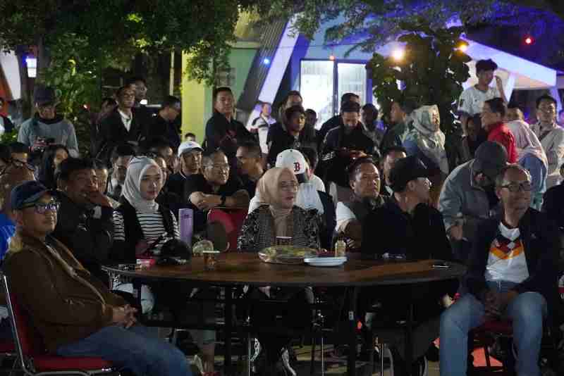 Nobar Piala Dunia Jadi Ajang Silaturahmi, Wagub Jihan Ajak Warga Dukung UMKM Lampung Nobar Piala Dunia Jadi Ajang Silaturahmi, Wagub Jihan Ajak Warga Dukung UMKM Lampung