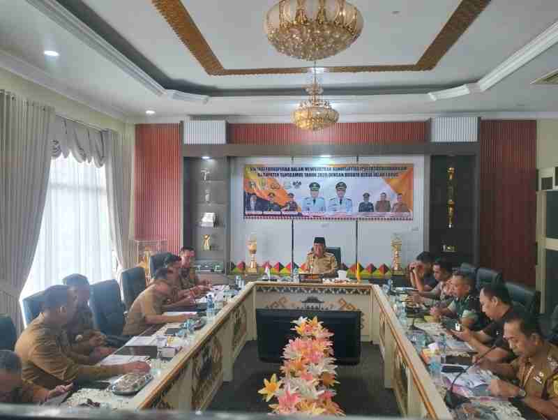 Forkopimda Tanggamus Perkuat Sinergi Jaga Kondusivitas Daerah, Bupati: Pemerintah Harus Hadir Untuk Masyarakat Forkopimda Tanggamus Perkuat Sinergi Jaga Kondusivitas Daerah, Bupati: Pemerintah Harus Hadir Untuk Masyarakat