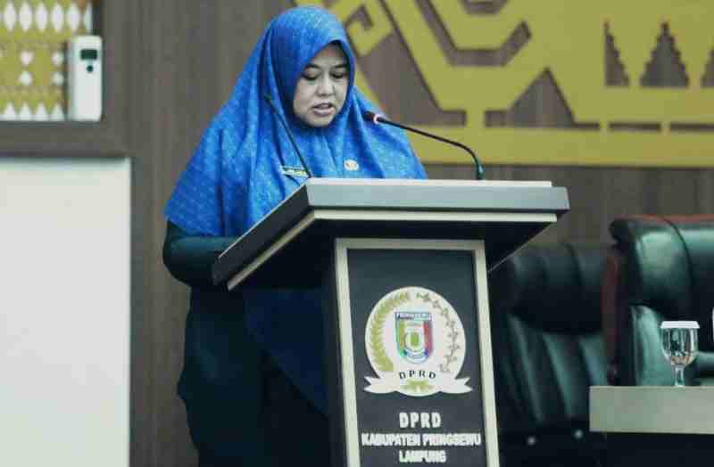 Umi Laila Sampaikan Jawaban Bupati Atas Pemandangan Umum Fraksi-fraksi DPRD Pringsewu Umi Laila Sampaikan Jawaban Bupati Atas Pemandangan Umum Fraksi-fraksi DPRD Pringsewu