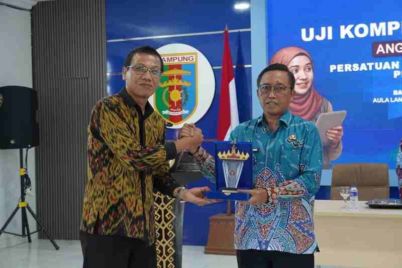 Pemprov Lampung Dorong Lahirnya Wartawan Profesional Melalui UKW PWI Angkatan ke-38 Pemprov Lampung Dorong Lahirnya Wartawan Profesional Melalui UKW PWI Angkatan ke-38