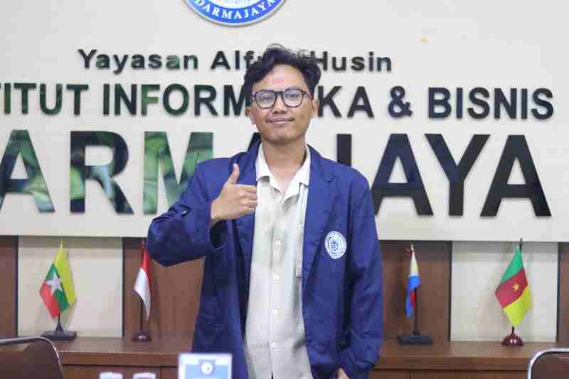 Membanggakan, Mahasiswa DKV IIB Darmajaya Juara I Desain Poster Peksimida Lampung Membanggakan, Mahasiswa DKV IIB Darmajaya Juara I Desain Poster Peksimida Lampung