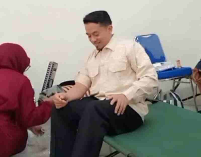 Solidaritas Kemanusiaan, Ketua DPRD Nelfri Aspandi Pasaman Donarkan Darah Solidaritas Kemanusiaan, Ketua DPRD Nelfri Aspandi Pasaman Donarkan Darah