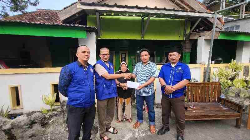 PAN Kota Bandar Lampung Bergerak Cepat, Ringankan Beban Keluarga Korban Kebakaran PAN Kota Bandar Lampung Bergerak Cepat, Ringankan Beban Keluarga Korban Kebakaran
