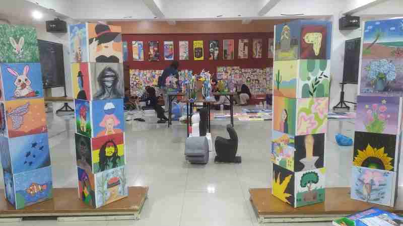 Galeria Hidup di UPGRIS, EAF #5 Hadirkan ‘Ekspresi Riang Gembira’ Lintas Generasi dan Inklusi Galeria Hidup di UPGRIS, EAF #5 Hadirkan ‘Ekspresi Riang Gembira’ Lintas Generasi dan Inklusi