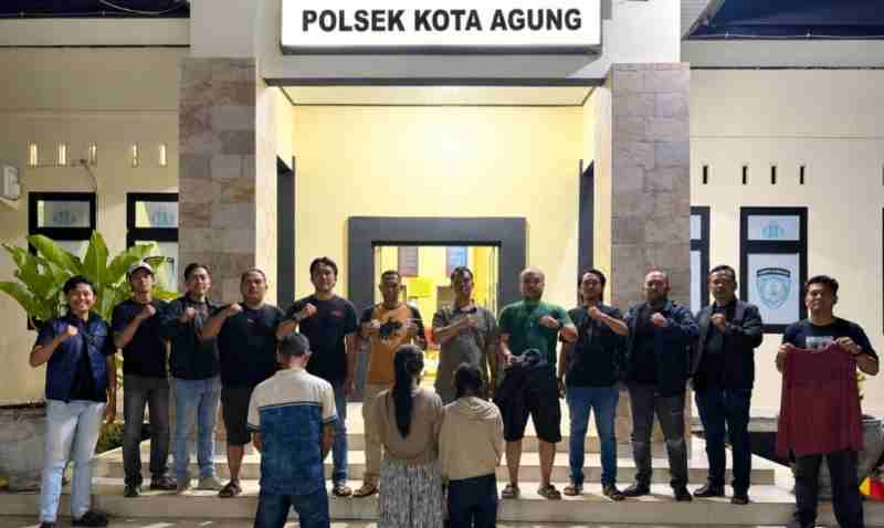 Tangkap Pelaku Pengeroyokan, Polsek Kota Agung dan Tekab 308 Presisi Polres Tanggamus Amankan Satu Pria, Dua Wanita Tangkap Pelaku Pengeroyokan, Polsek Kota Agung dan Tekab 308 Presisi Polres Tanggamus Amankan Satu Pria, Dua Wanita
