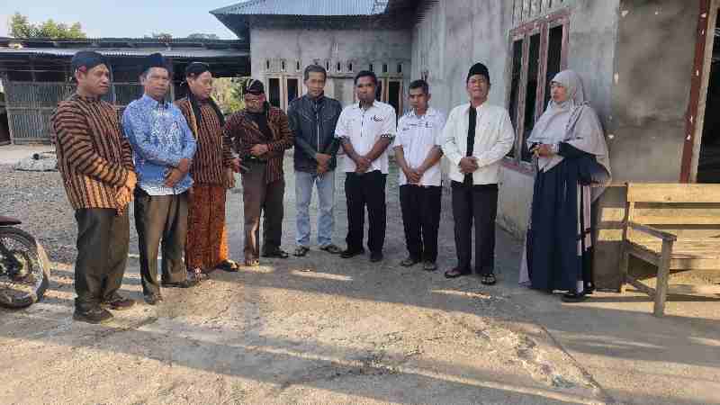 Pujakesuma Lambar Serahkan Bantuan Kepada Korban Kebakaran Di Pekon Teba Pering Sukau Pujakesuma Lambar Serahkan Bantuan Kepada Korban Kebakaran Di Pekon Teba Pering Sukau
