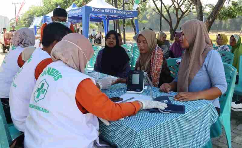 Harga Sembako Murah, Cek Kesehatan Gratis, TMMD 129 Bojonegoro Jadi Magnet Warga Harga Sembako Murah, Cek Kesehatan Gratis, TMMD 129 Bojonegoro Jadi Magnet Warga