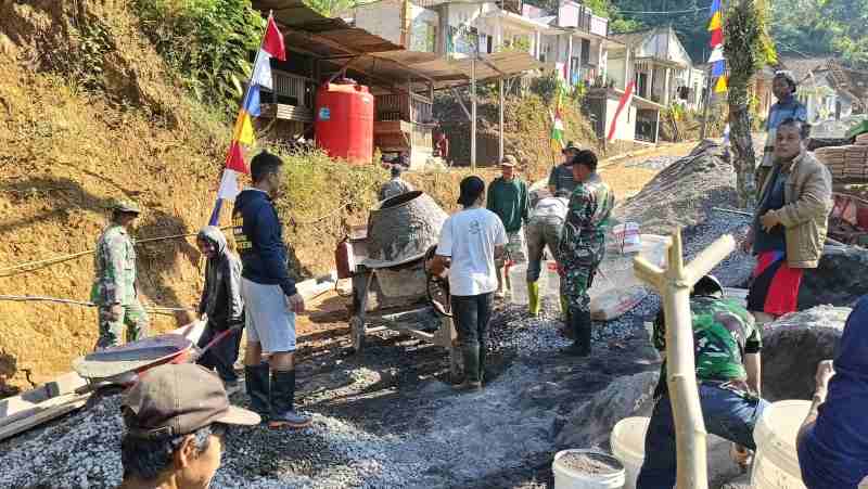 Medan Naik Turun Tak Surutkan Semangat Satgas TMMD Reguler Ke-129 Kodim 0708 Purworejo Medan Naik Turun Tak Surutkan Semangat Satgas TMMD Reguler Ke-129 Kodim 0708 Purworejo