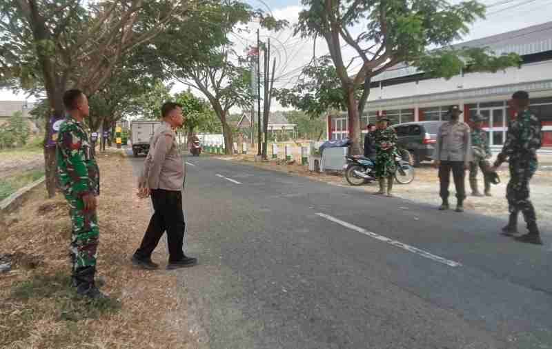 TMMD 129 Bojonegoro, TNI-Polri Bersinergi bantu Pengamanan Pembongkaran Bangunan untuk Rest Area