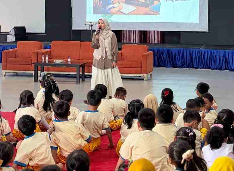 Bekali Ratusan Siswa SD Darma Bangsa Hadapi Dunia Digital, Dosen PTI Kampus Unggul IIB Darmajaya Jadi Keynote Speaker