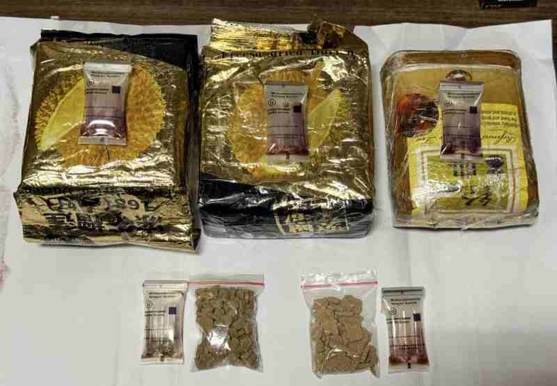 Polda Lampung Gagalkan Peredaran 5 Kg Sabu dan 202 Butir Ekstasi di Bakauheni Polda Lampung Gagalkan Peredaran 5 Kg Sabu dan 202 Butir Ekstasi di Bakauheni